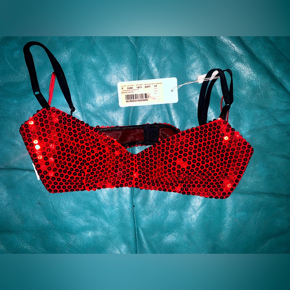 Dead stock NWT vintage Dolce and Gabbana sequin bra top ! Size 42 Italy- 34.5 in